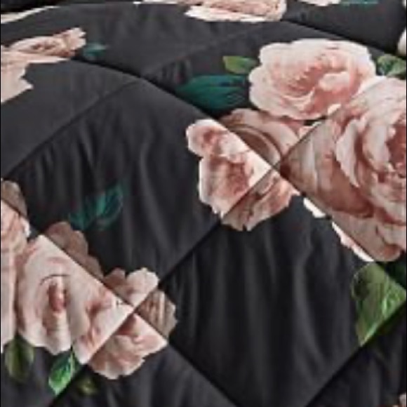 Meet your Posher, Danielle - Picture 1 of 1